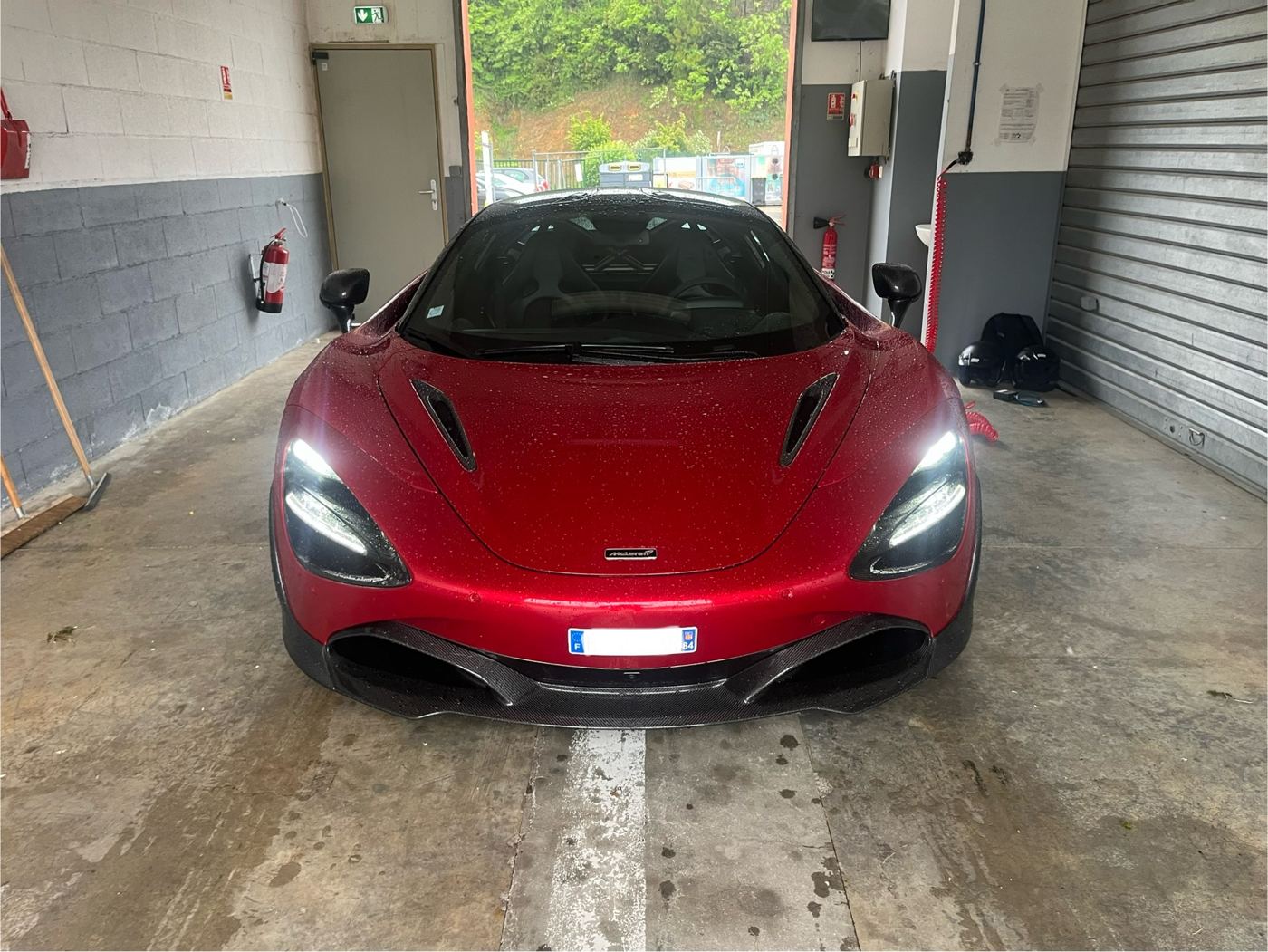 McLaren au box