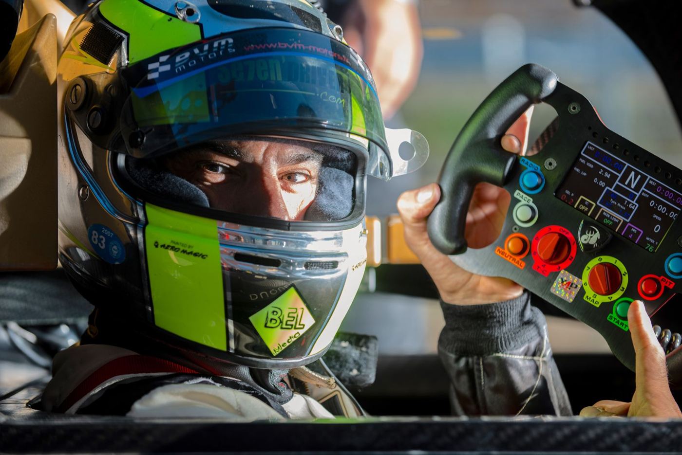 Robin dans le cockpit de la D09