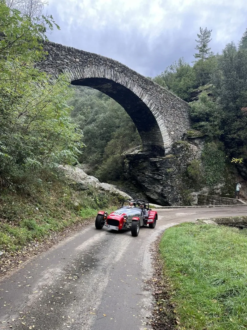 Sous un pont de pierre des Cévennes